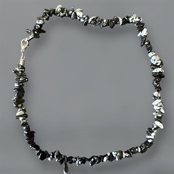 Kırık Seri: Obsidyen Taşı Kolye