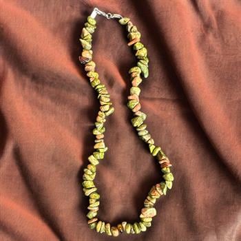 Kırık Seri: Unakit Taşı Kolye