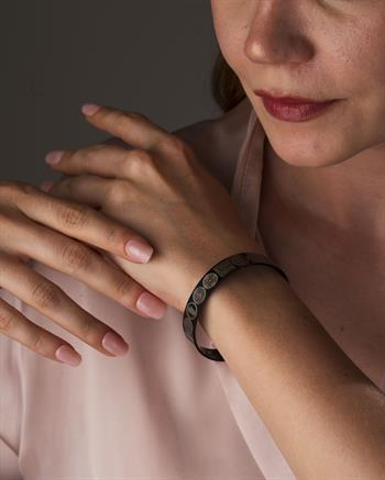 Siyah Titanyum Çelik Bilezik – Mühürler Koleksiyonu