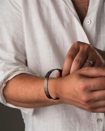 Siyah Titanyum Çelik Bilezik – Mühürler Koleksiyonu