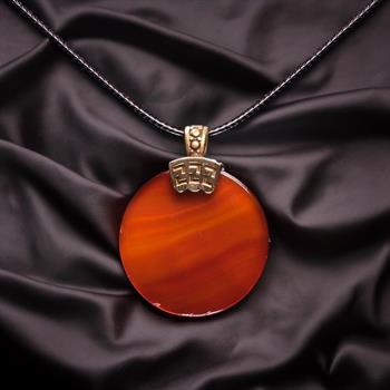 Yazısız 2-3 CM Çapında Kırmızı Akik Taşı Kolye