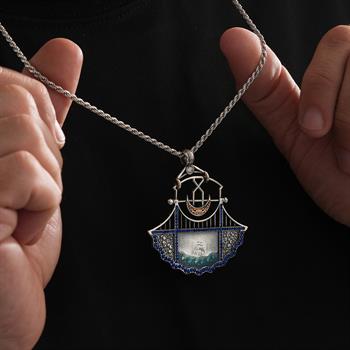 Zaferle Başar (kolye ucu)