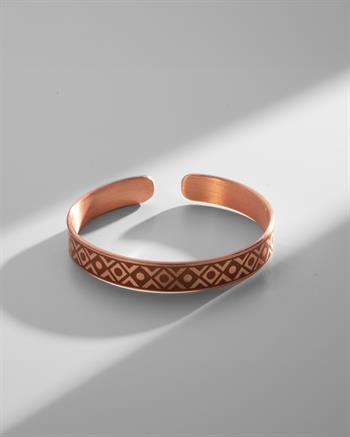 Zik Zak Kare Motifli ve Dua İşlemeli Bakır Bilezik (Zeolit Taşı)