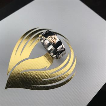 Runic Ring Valknut