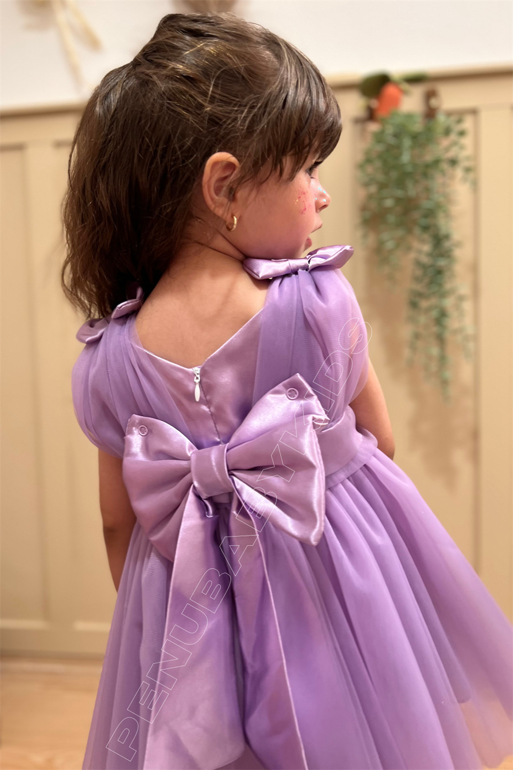Lila Omuzdan Fiyonk Detaylı Tül Kız Bebek Elbise - Bow