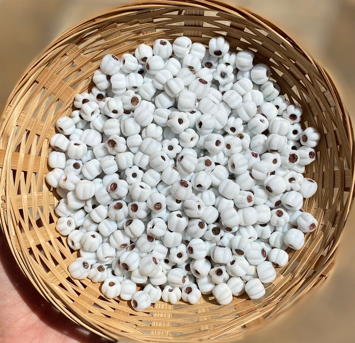 Beyaz Orta Boy Makarna Boncuk