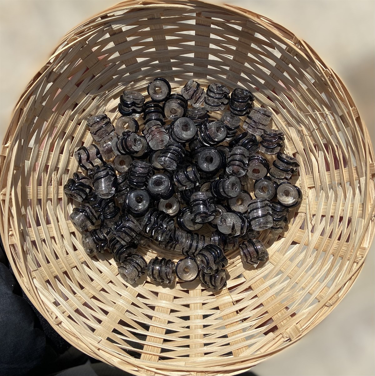 Siyah Çizgili Silindir Boncuk