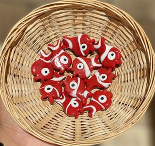 El Yapımı Kırmızı Çizgili Balık Cam Boncuk