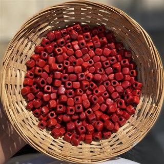 Kırmızı Orta Boy Kare