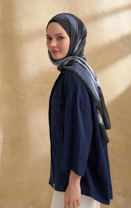 Armanda Çiçek Desenli Şal 3383-Siyah Gri