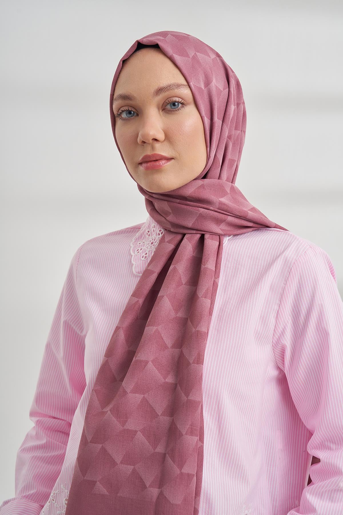 Armanda Geometrik Desen Şal 3120-Gül Kurusu