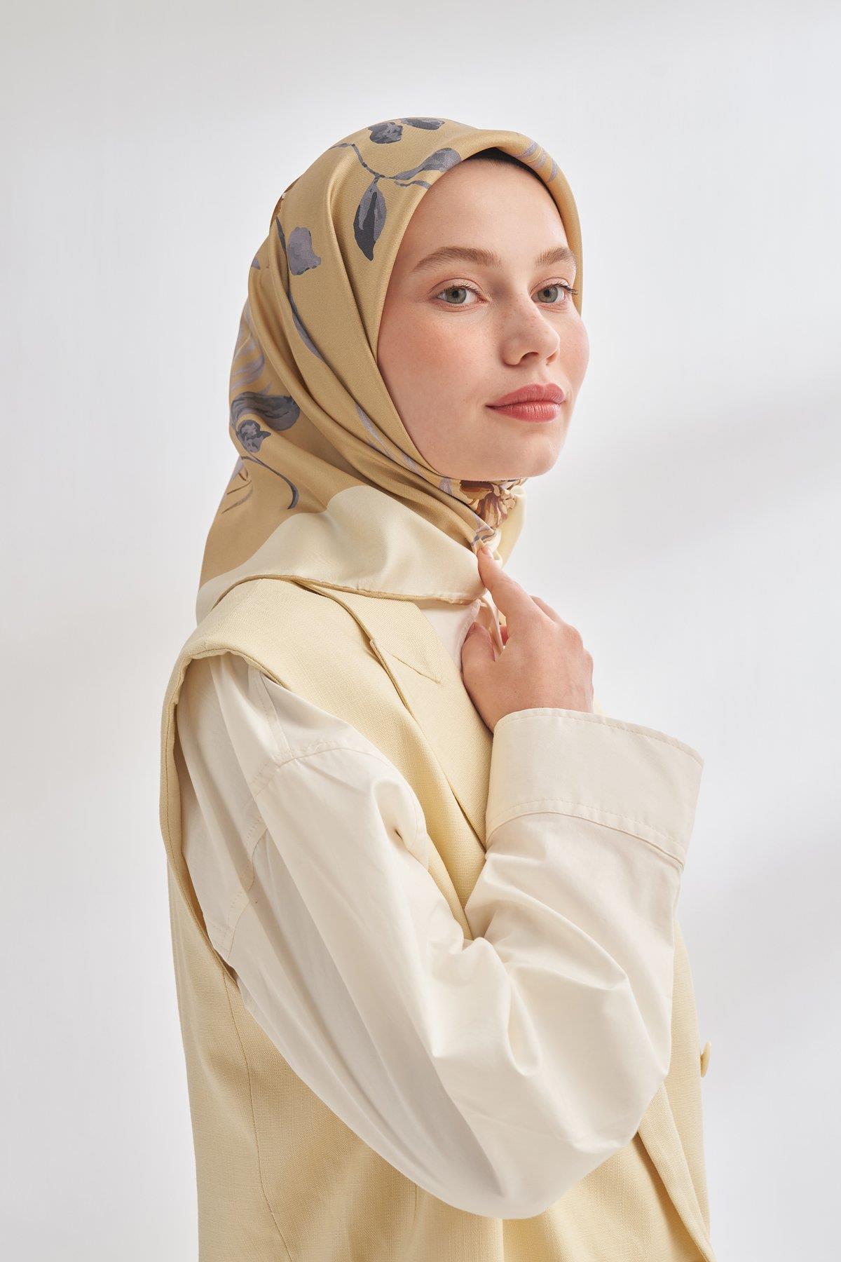 Armanda Marigold Desen Tivil İpek Eşarp 4368-bej