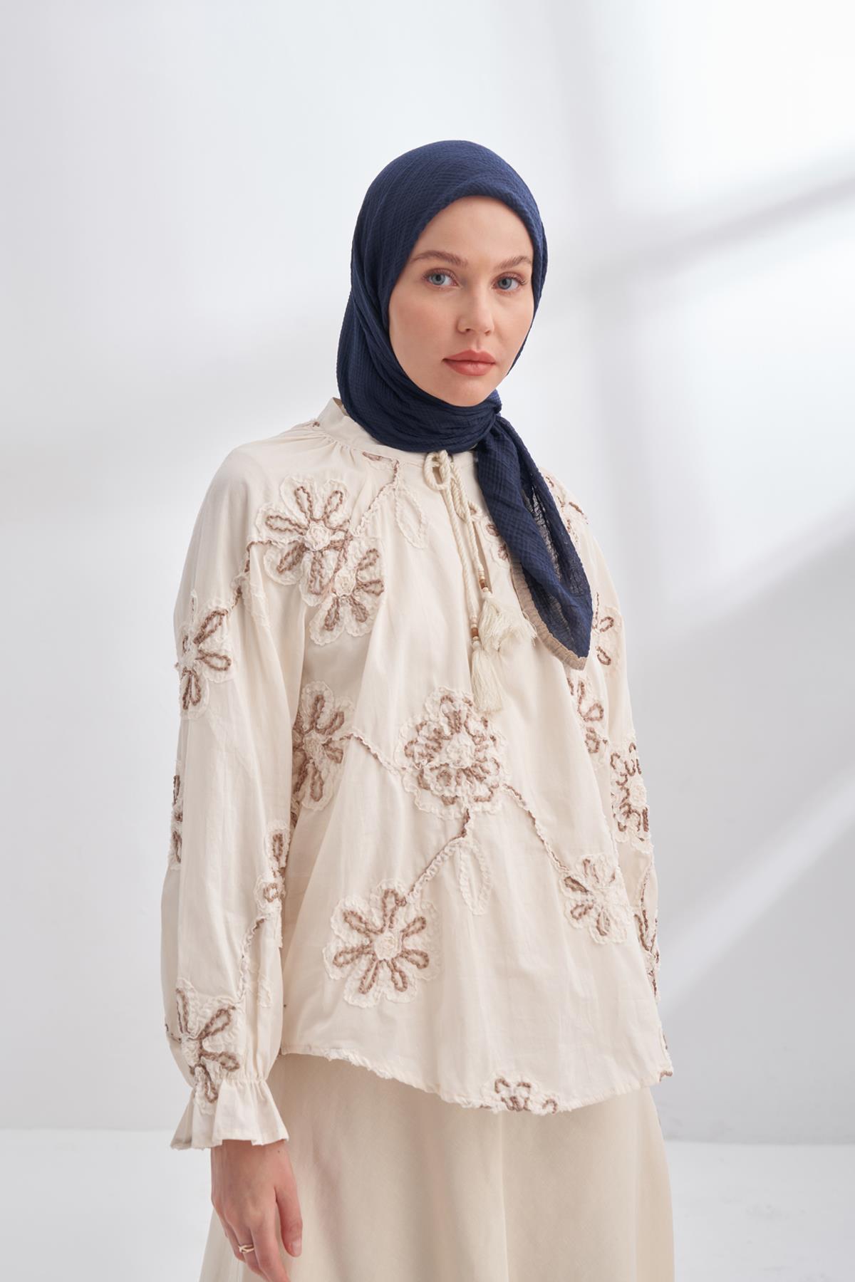 Armanda Müslin Biyeli Eşarp 3353-Lacivert