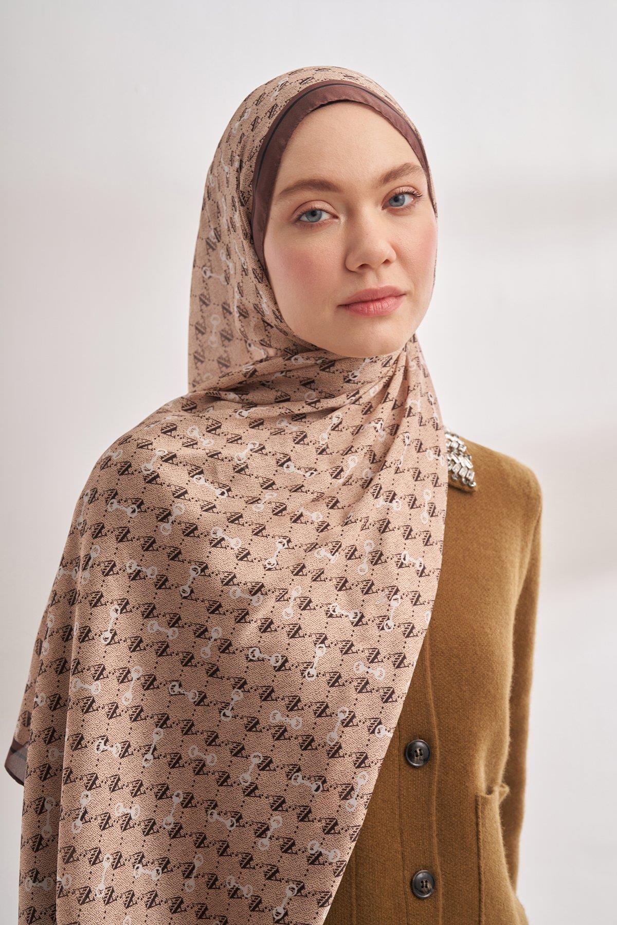 Armanda Vual Monogram Desen Şal 3361-Bej Kahve
