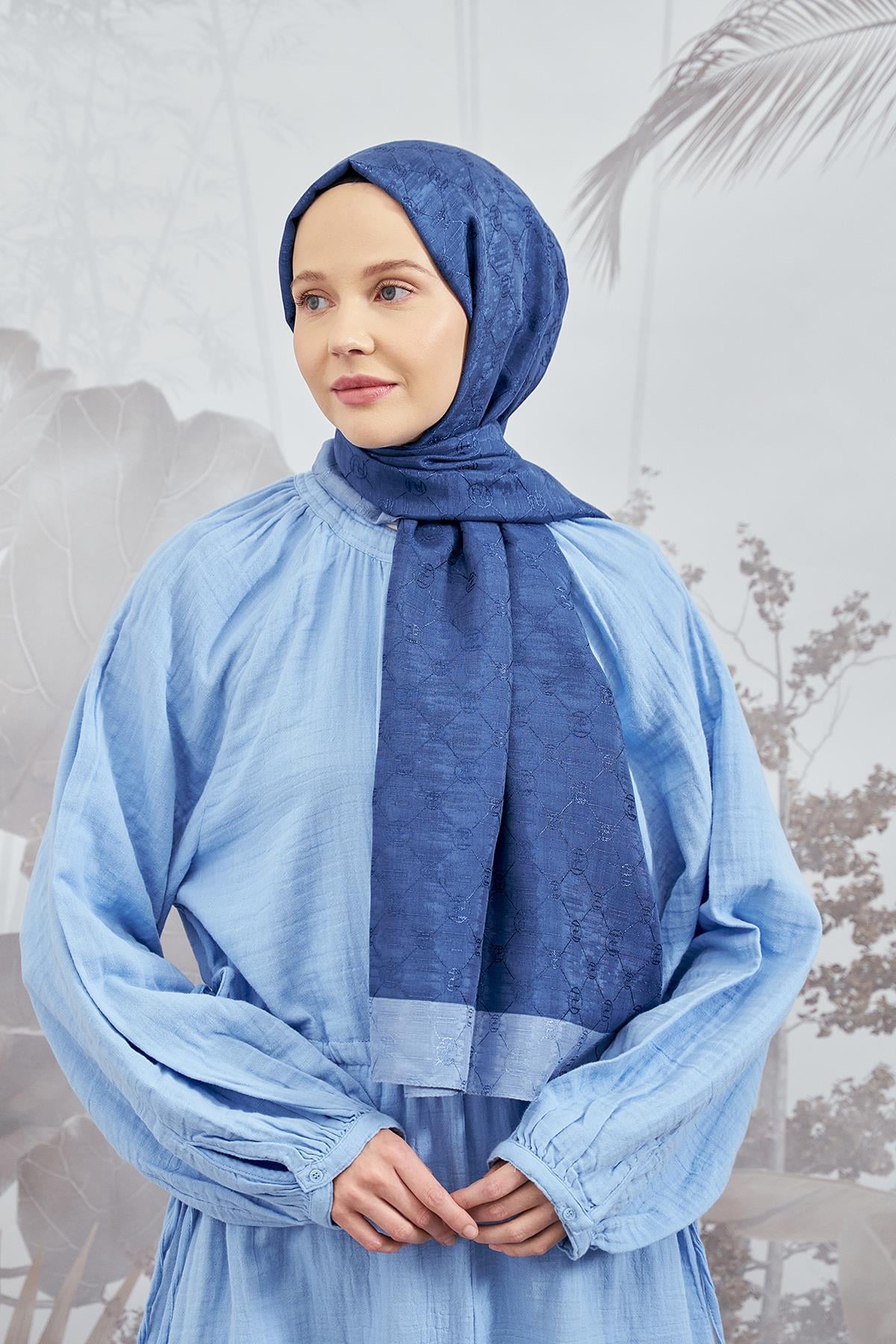 Armanda Zincir Monogram Desenli Şal 3042-İndigo