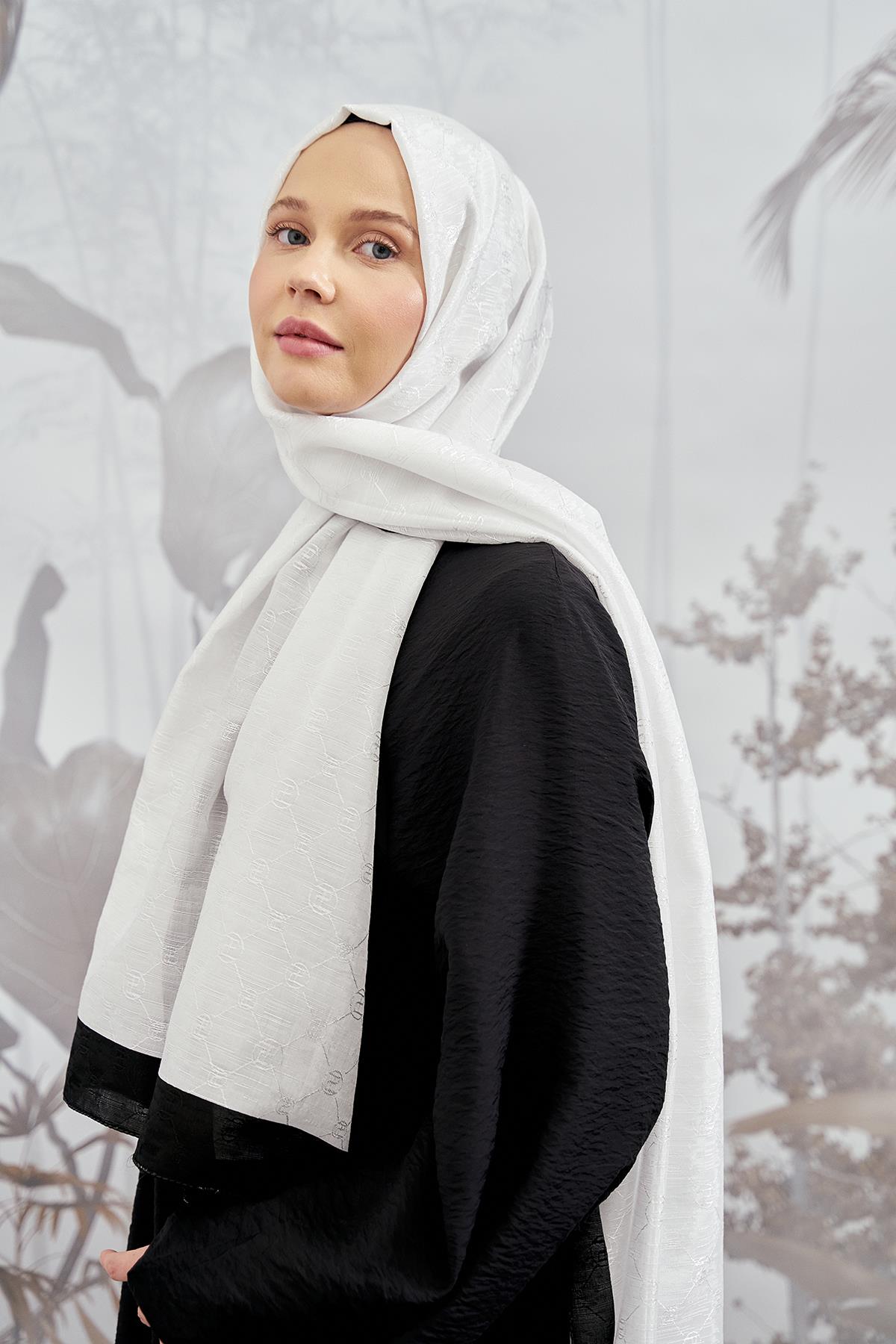 Armanda Zincir Monogram Desenli Şal 3042-Kırık Beyaz