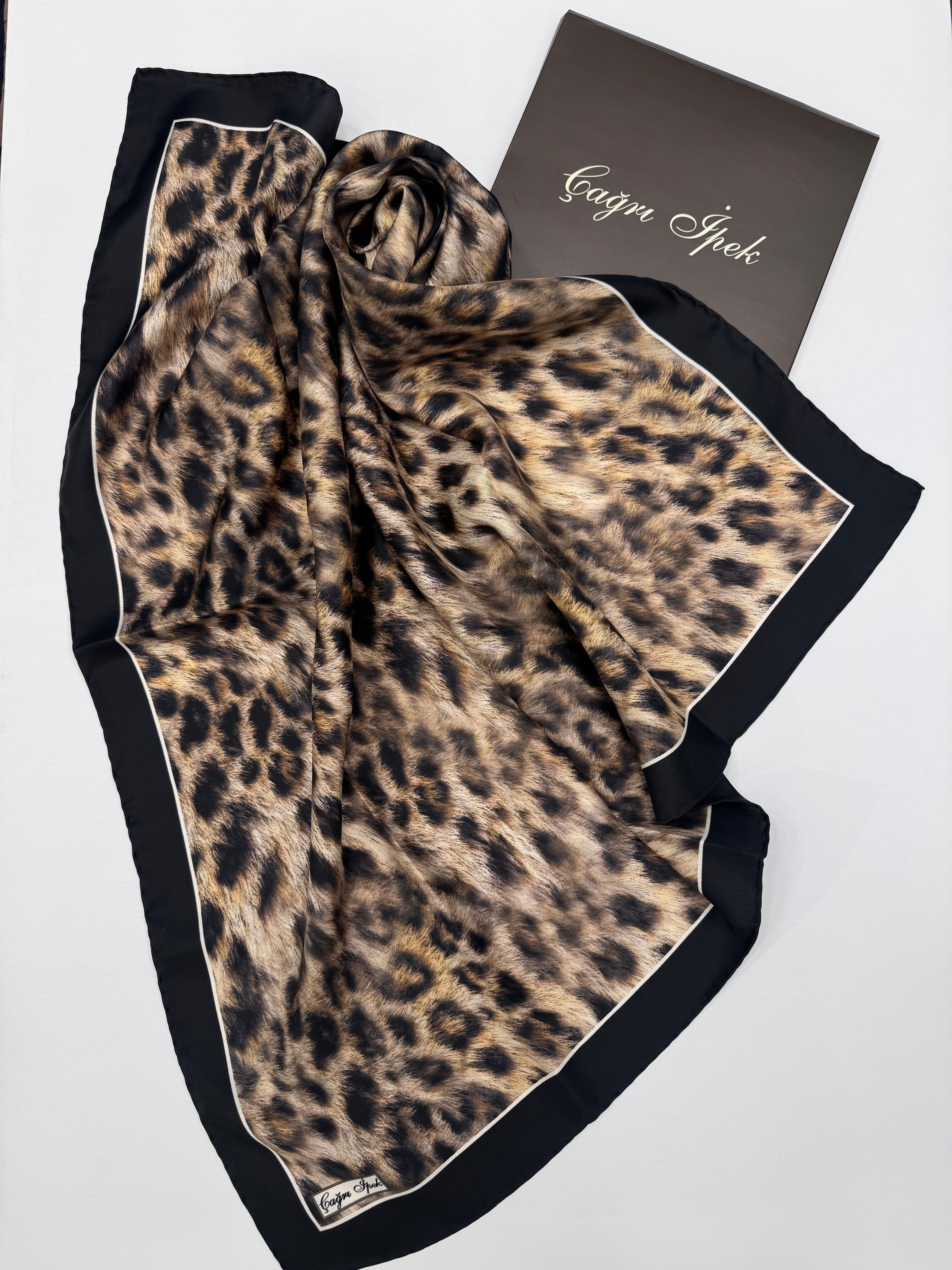 Çağrı İpek Leopar Desen Tivil İpek Eşarp 16032025-Siyah Vizon