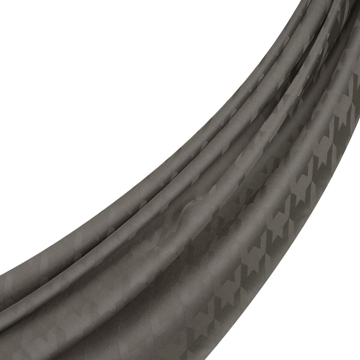 İpekevi Dört Mevsim Kazayağı Desenli Monogram Şal 04390-Duman