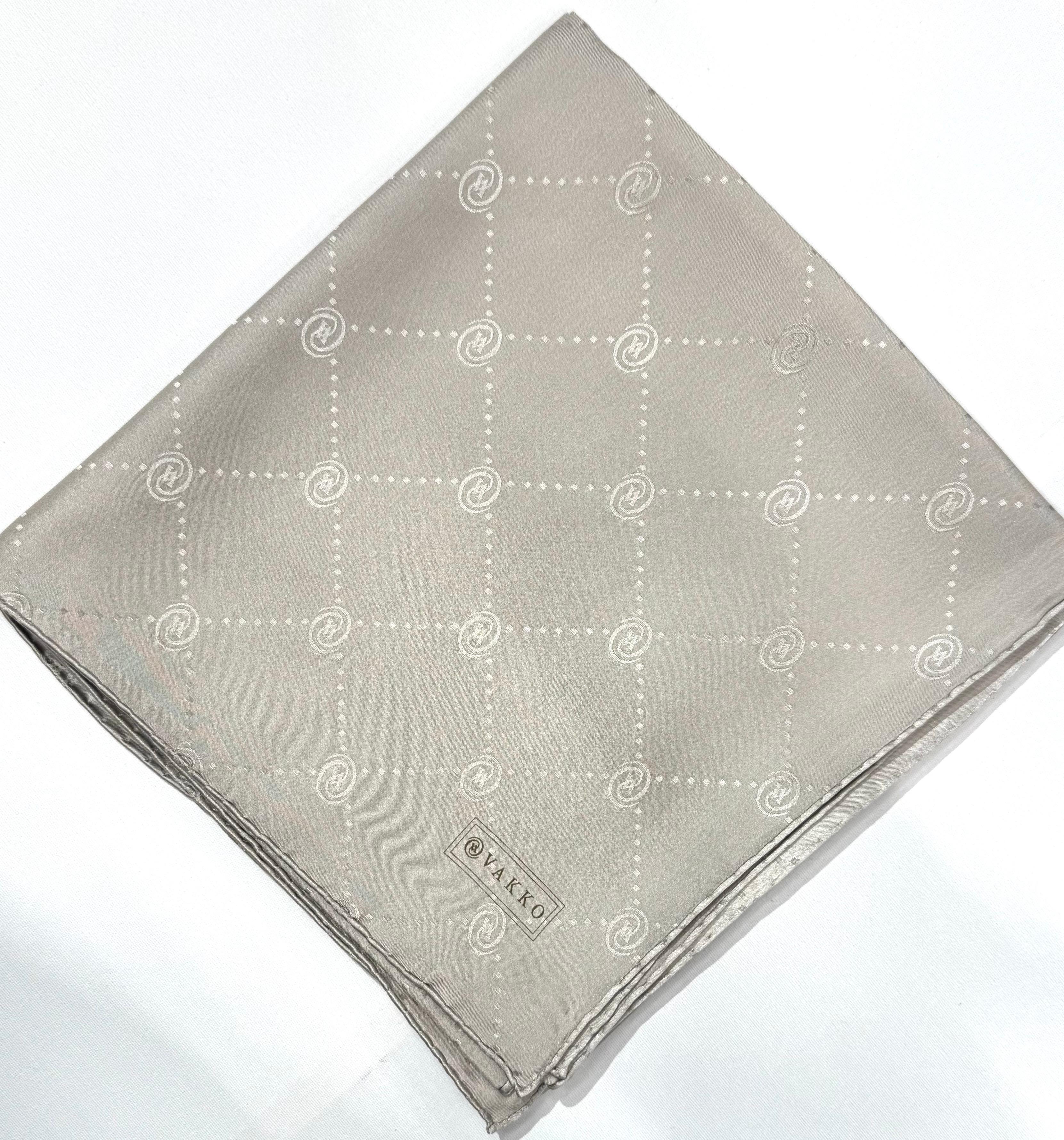 Vakko Monogram Jakar İpek  Eşarp 41549-Vizon