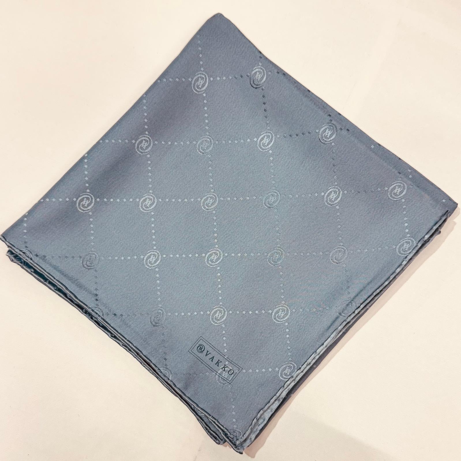 Vakko Monogram Jakar İpek  Eşarp 41549-Açık Gri