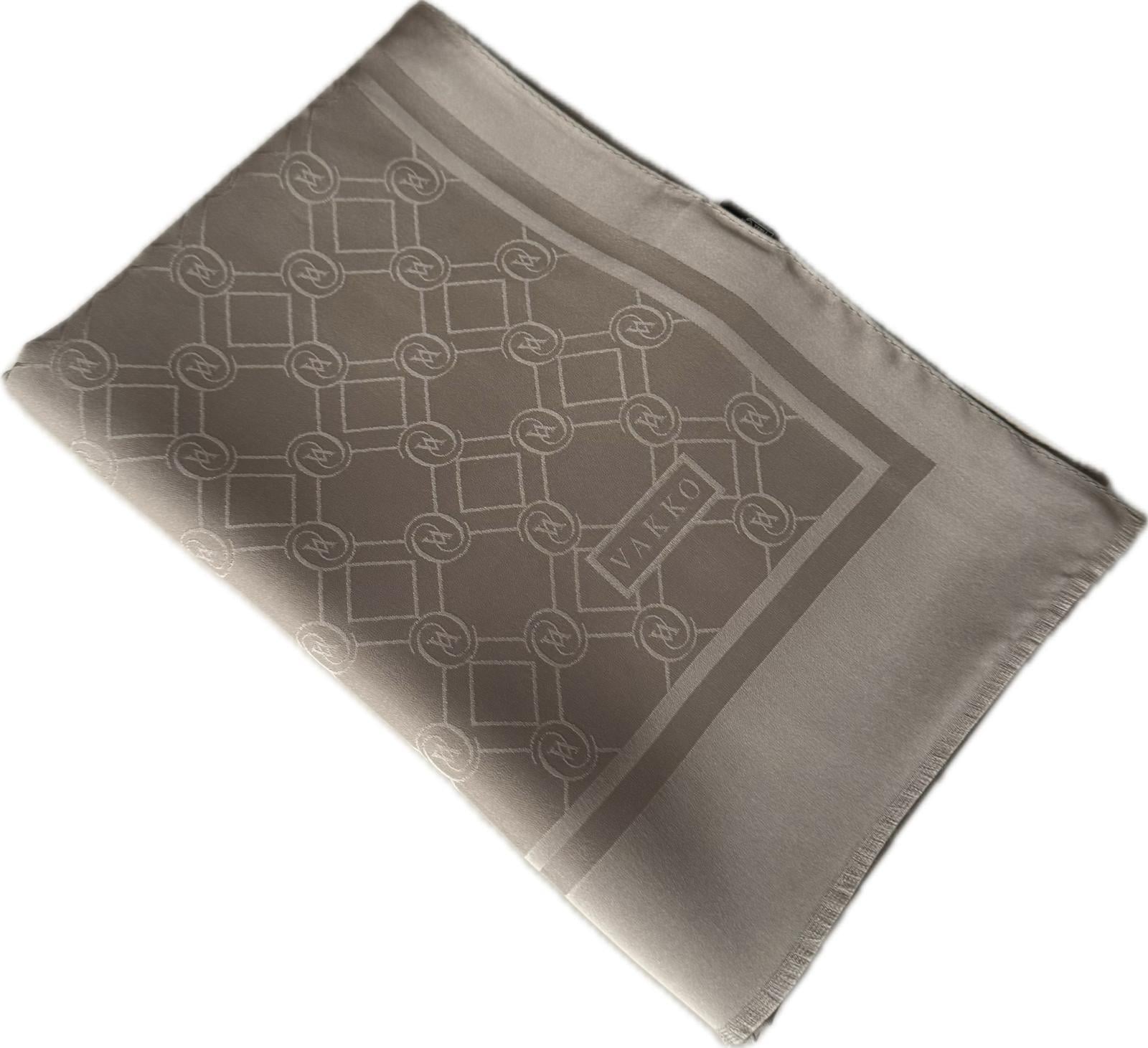 Vakko Özel Seri Monogram Jakarlı Şal 40830-Vizon