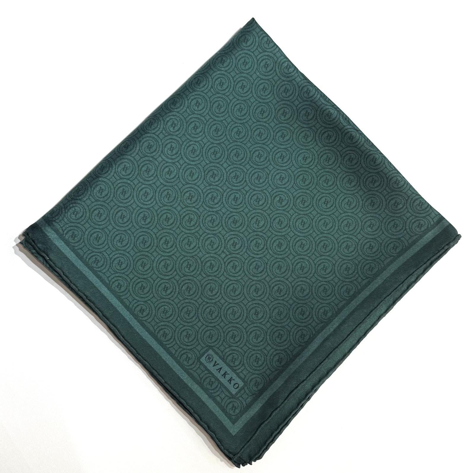 Vakko Tivil Monogram İpek Eşarp 41408-Zümrüt Yeşili