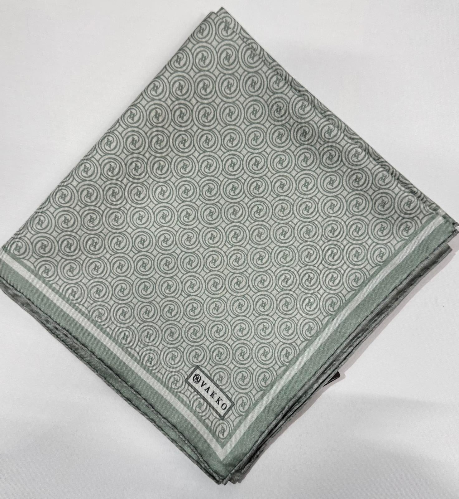 Vakko Tivil Monogram İpek Eşarp 41408-Açık Yeşil