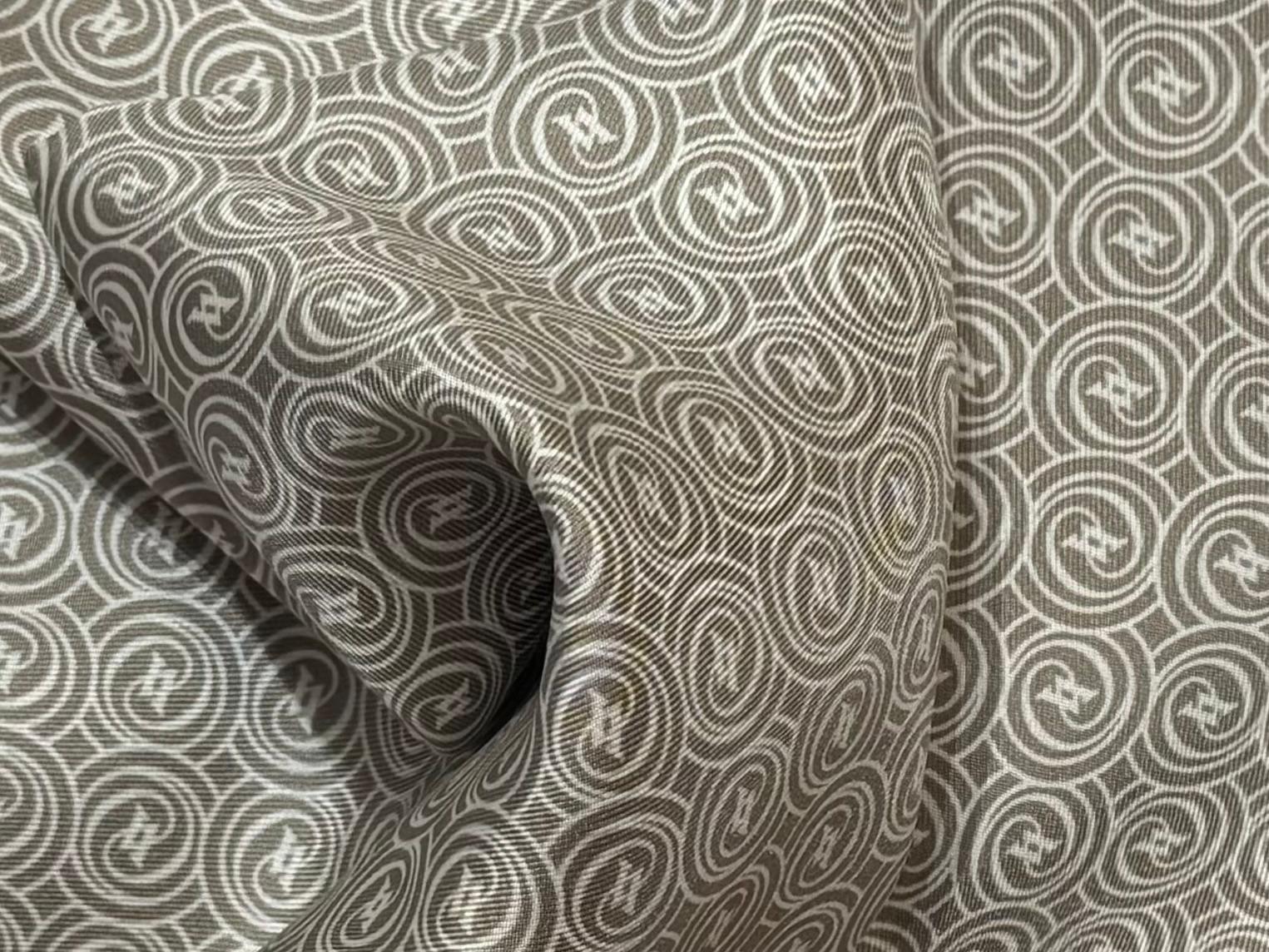 Vakko Tivil Monogram İpek Eşarp 41408-Koyu Bej Ekru