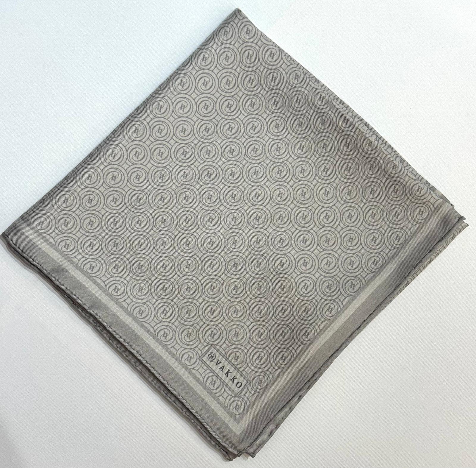 Vakko Tivil Monogram İpek Eşarp 41408-Kum