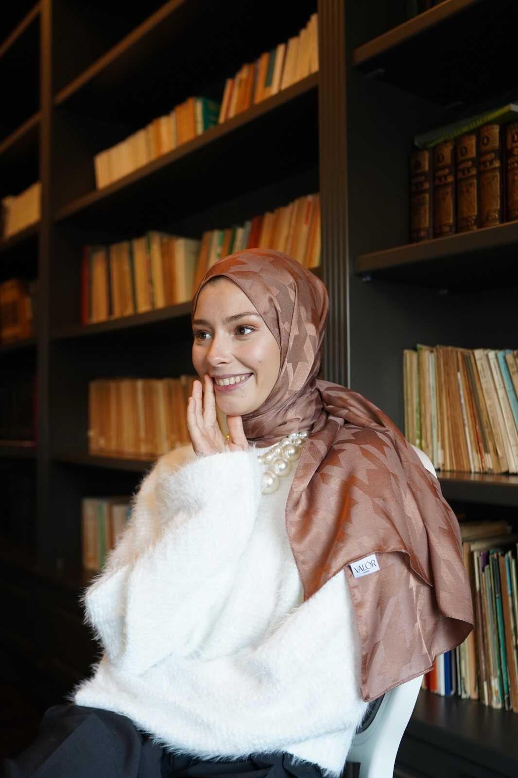 Valor Scarf  Kazayağı Desenli İpeksi Jakarlı Şal 06112024-Mocha