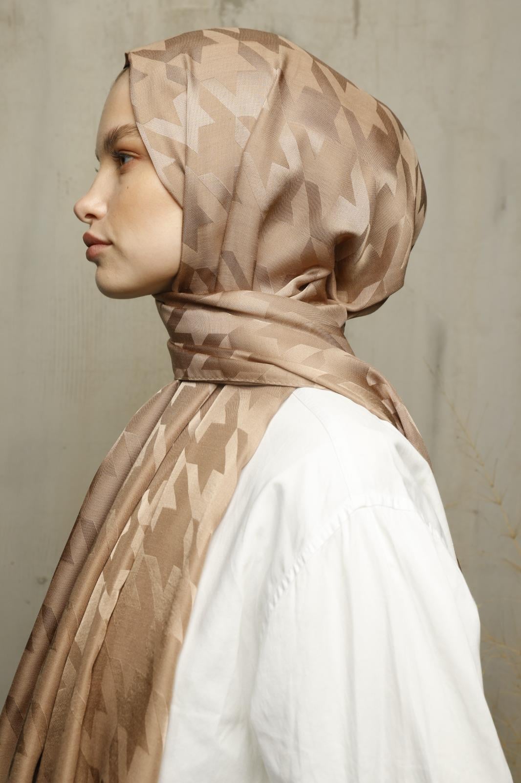 Valor Scarf  Kazayağı Desenli İpeksi Jakarlı Şal 06112024-Vizon