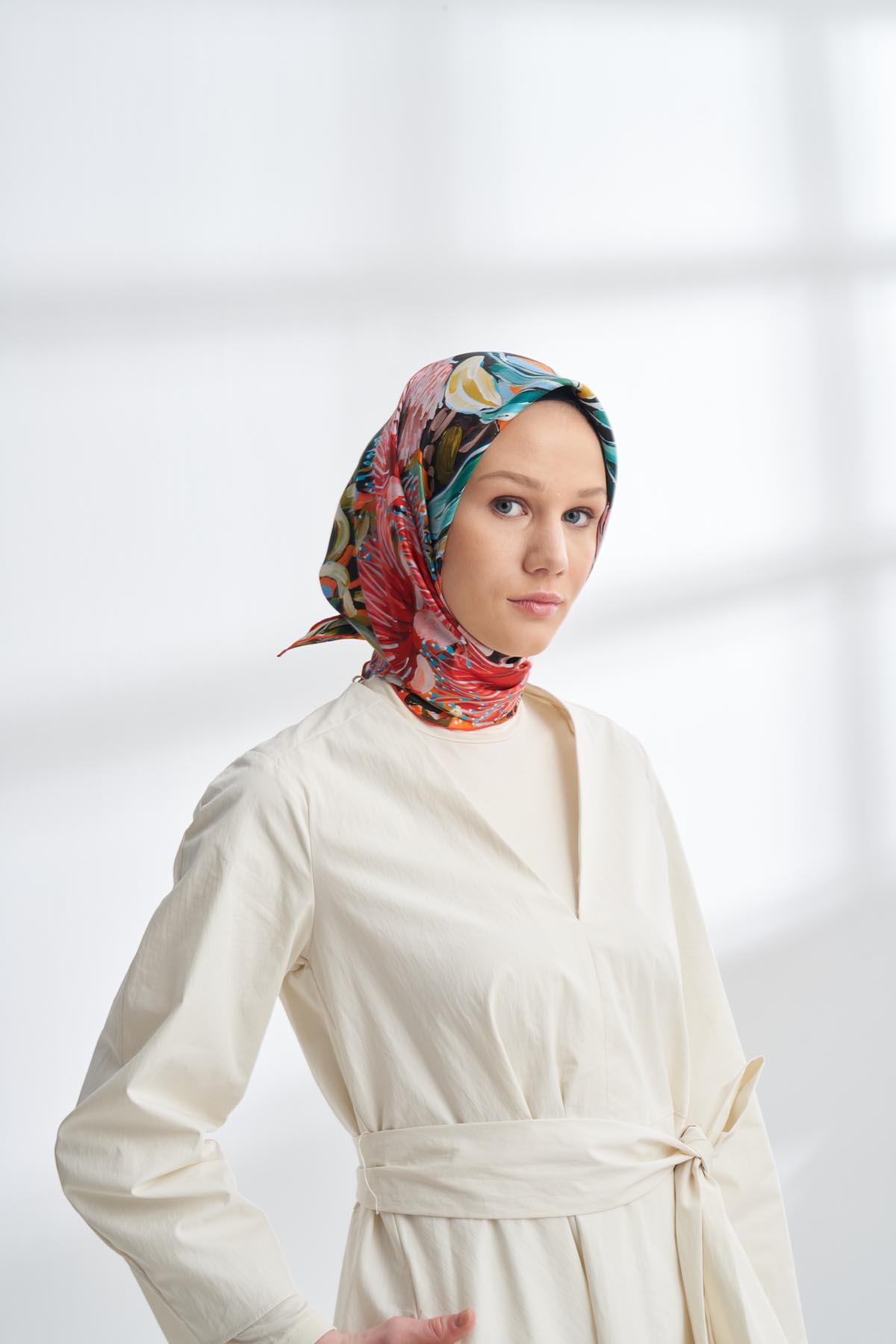 Armanda Botanical Desen Tivil İpek Eşarp 4326-Siyah