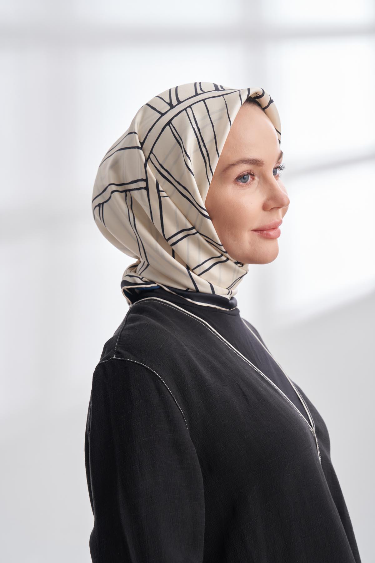 Armanda Çift Taraflı Marbling Desen Tivil İpek Eşarp 4309-Krem Siyah-Krem Lacivert