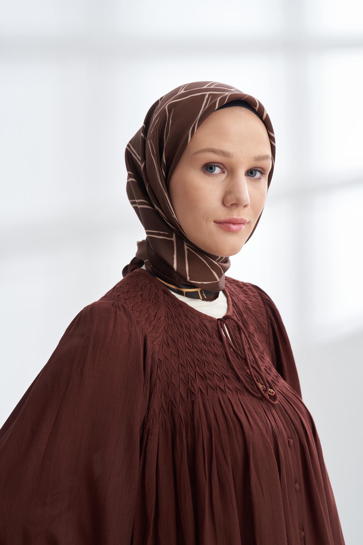 Armanda Çift Taraflı Marbling Desen Tivil İpek Eşarp 4309-Siyah Kahve