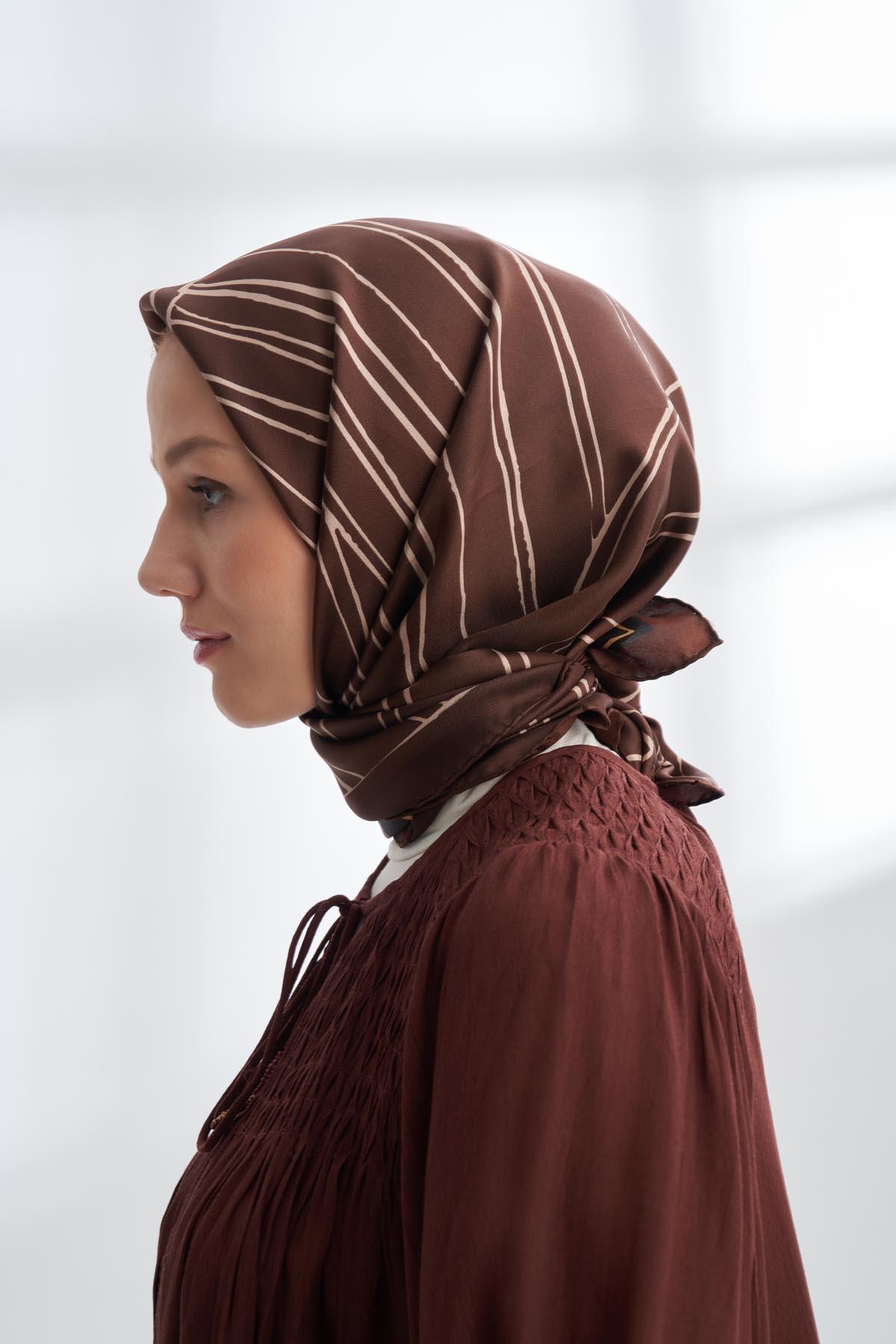 Armanda Çift Taraflı Marbling Desen Tivil İpek Eşarp 4309-Siyah Kahve