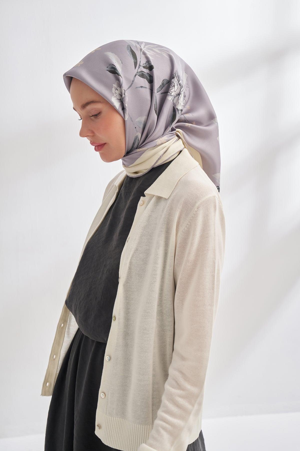 Armanda Marigold Desen Tivil İpek Eşarp 4368-Gümüş