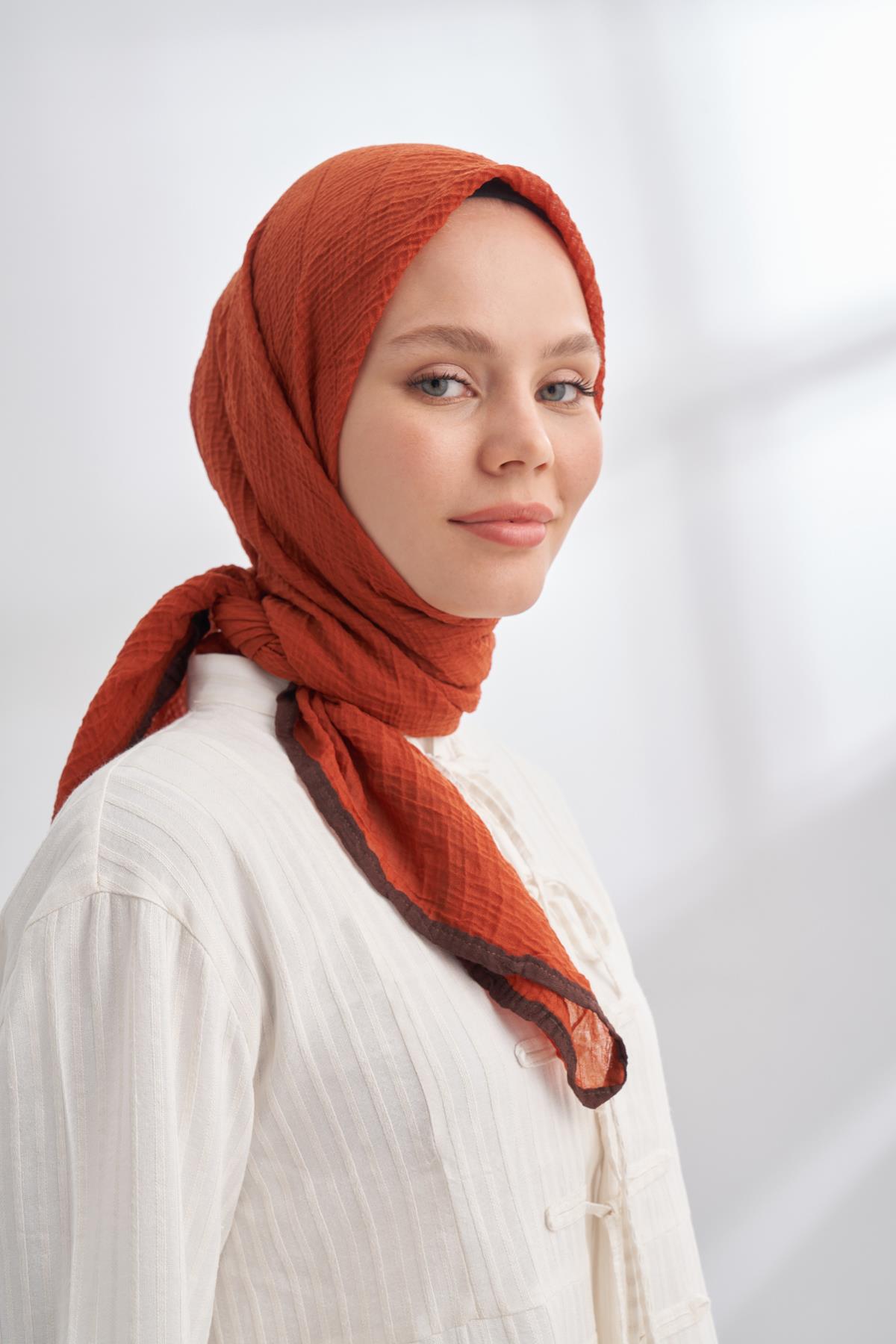 Armanda Müslin Biyeli Eşarp 3353-Kiremit