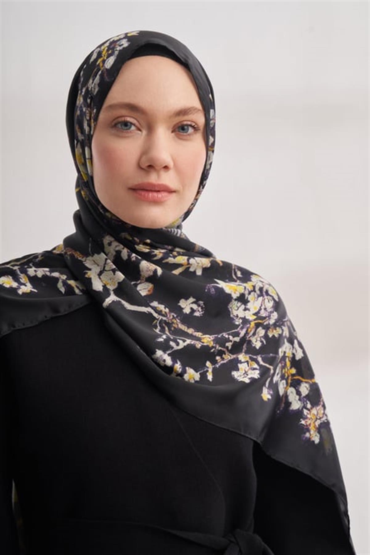 Armanda Vual Almond Bloom Desen Şal 04464-Siyah