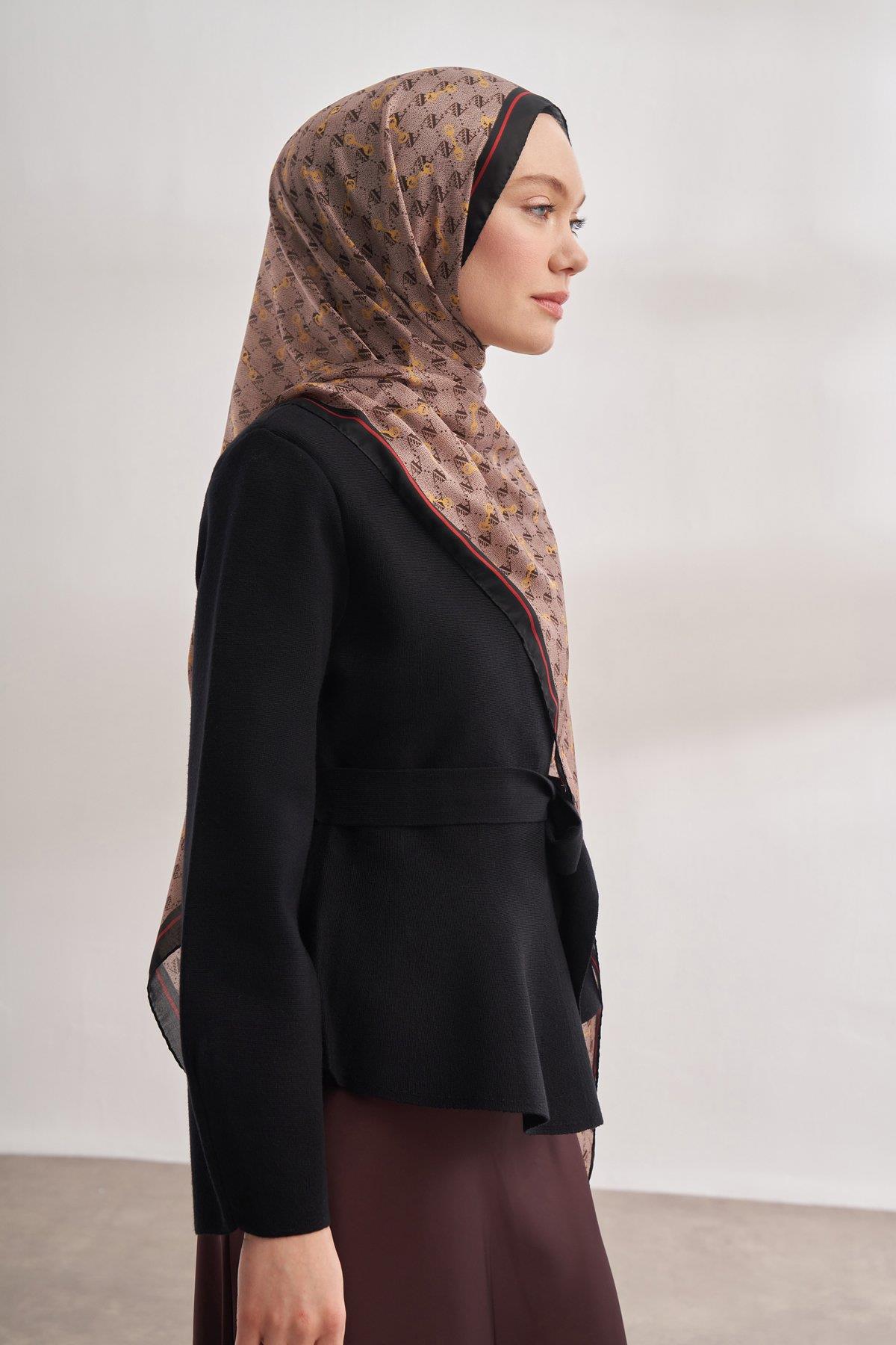 Armanda Vual Monogram Desen Şal 3361-Açık Vizon Siyah