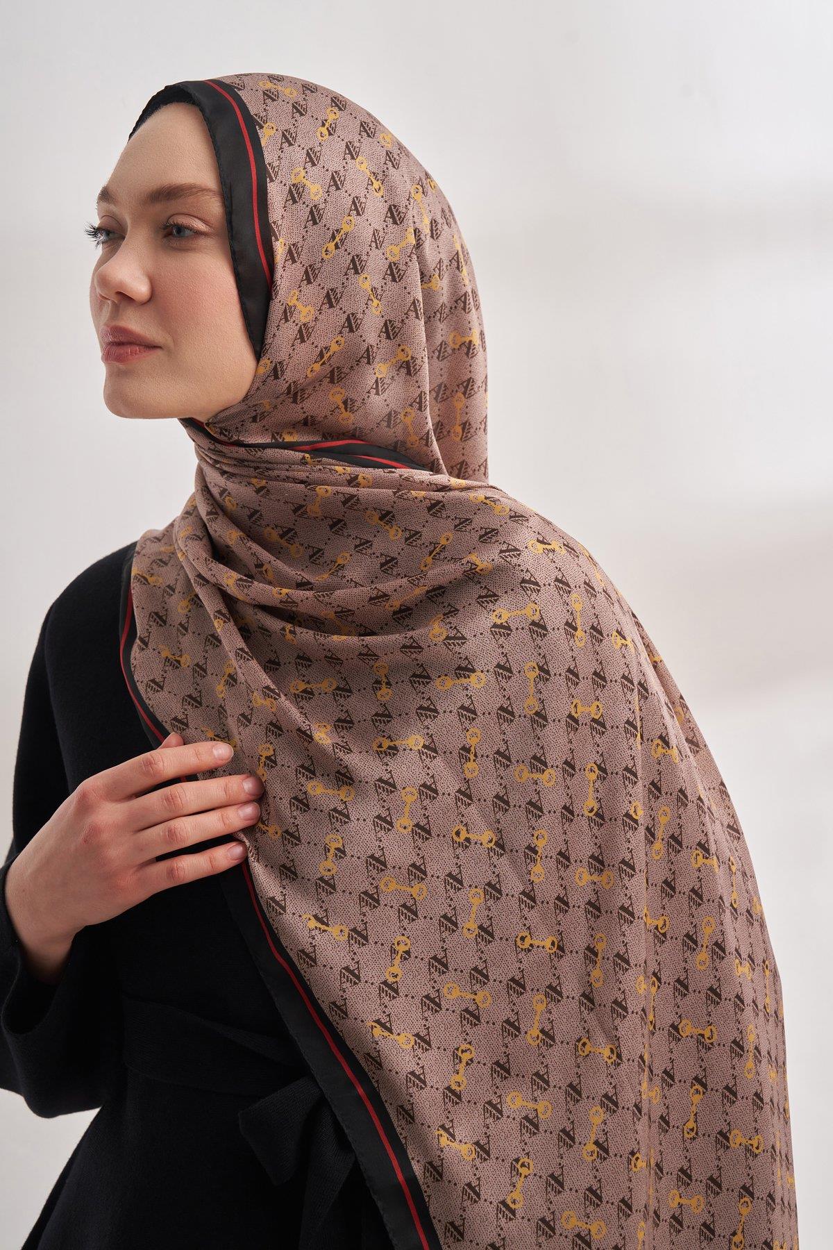 Armanda Vual Monogram Desen Şal 3361-Açık Vizon Siyah