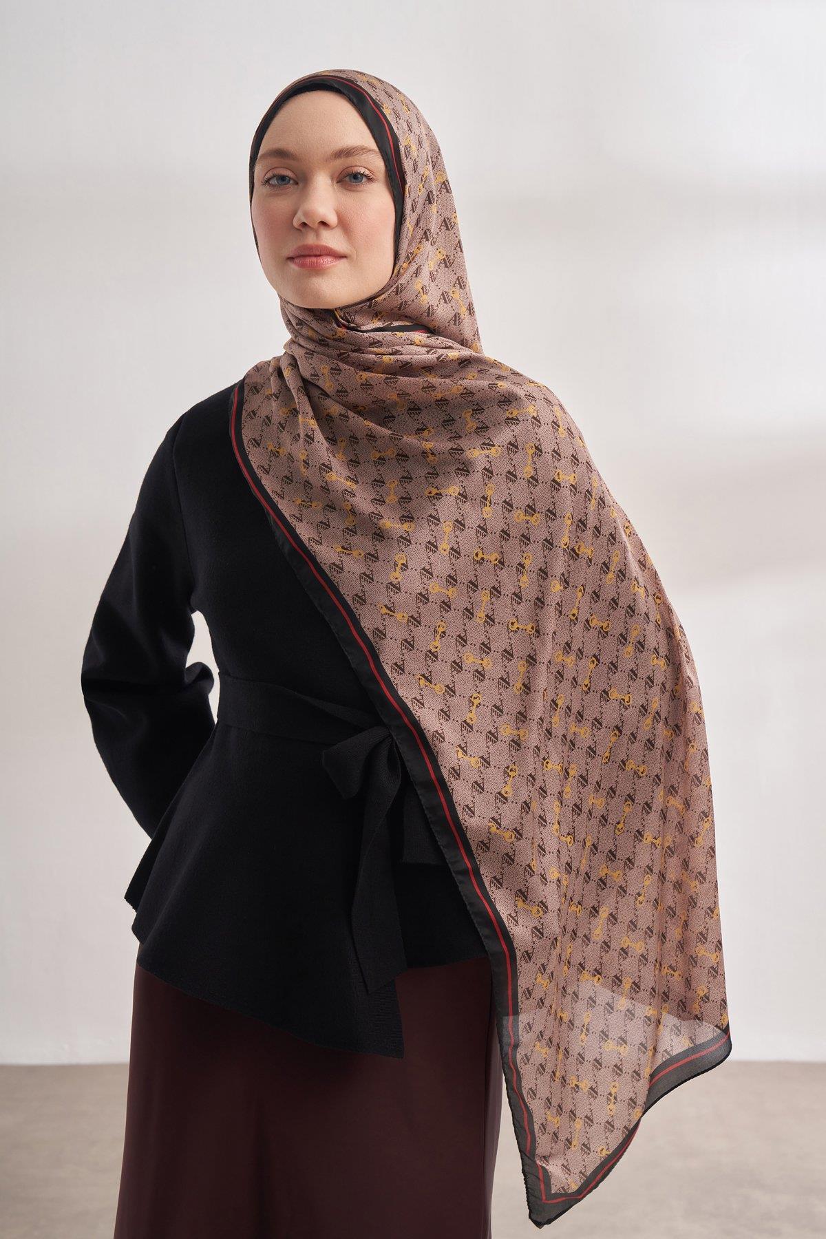 Armanda Vual Monogram Desen Şal 3361-Açık Vizon Siyah