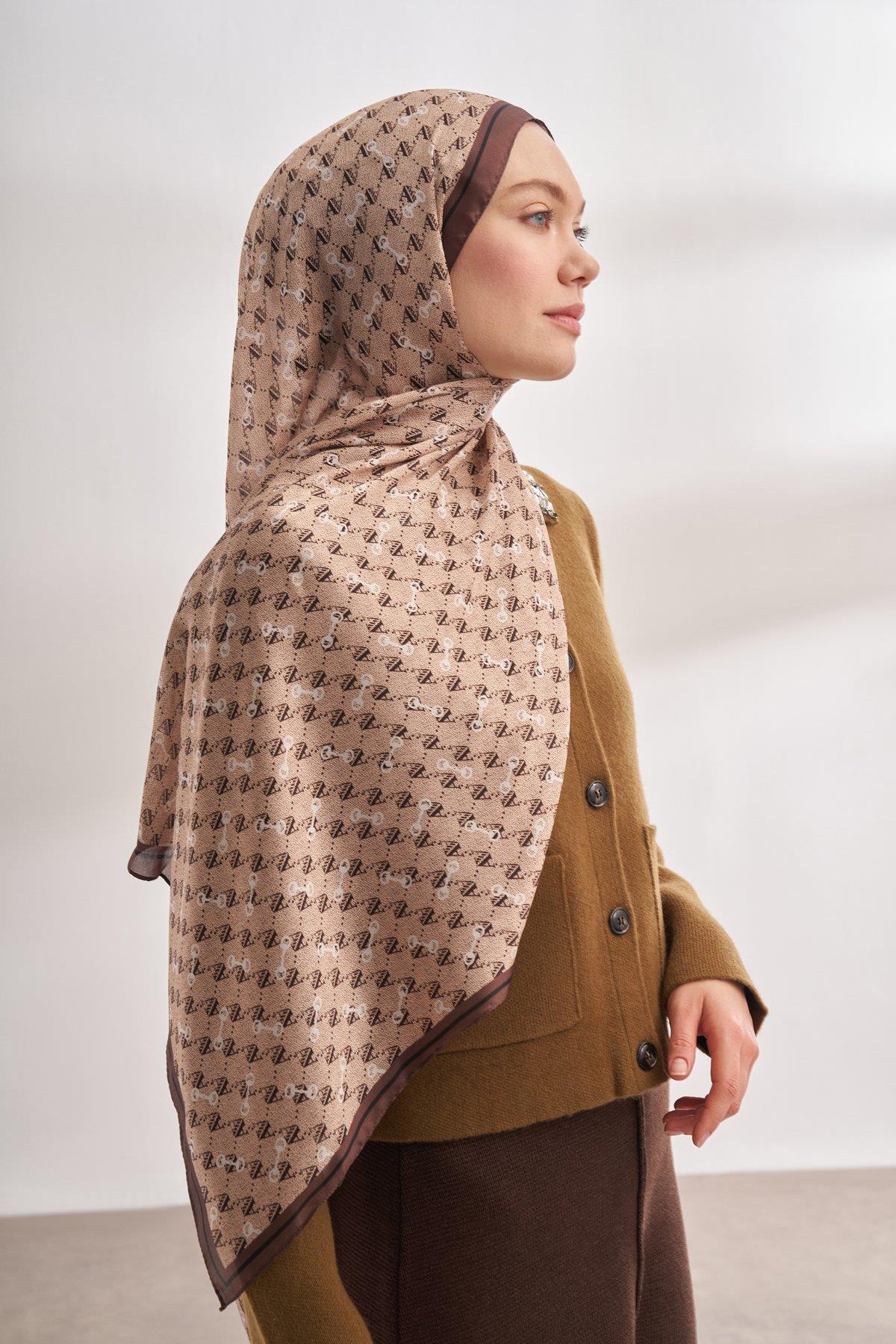 Armanda Vual Monogram Desen Şal 3361-Bej Kahve