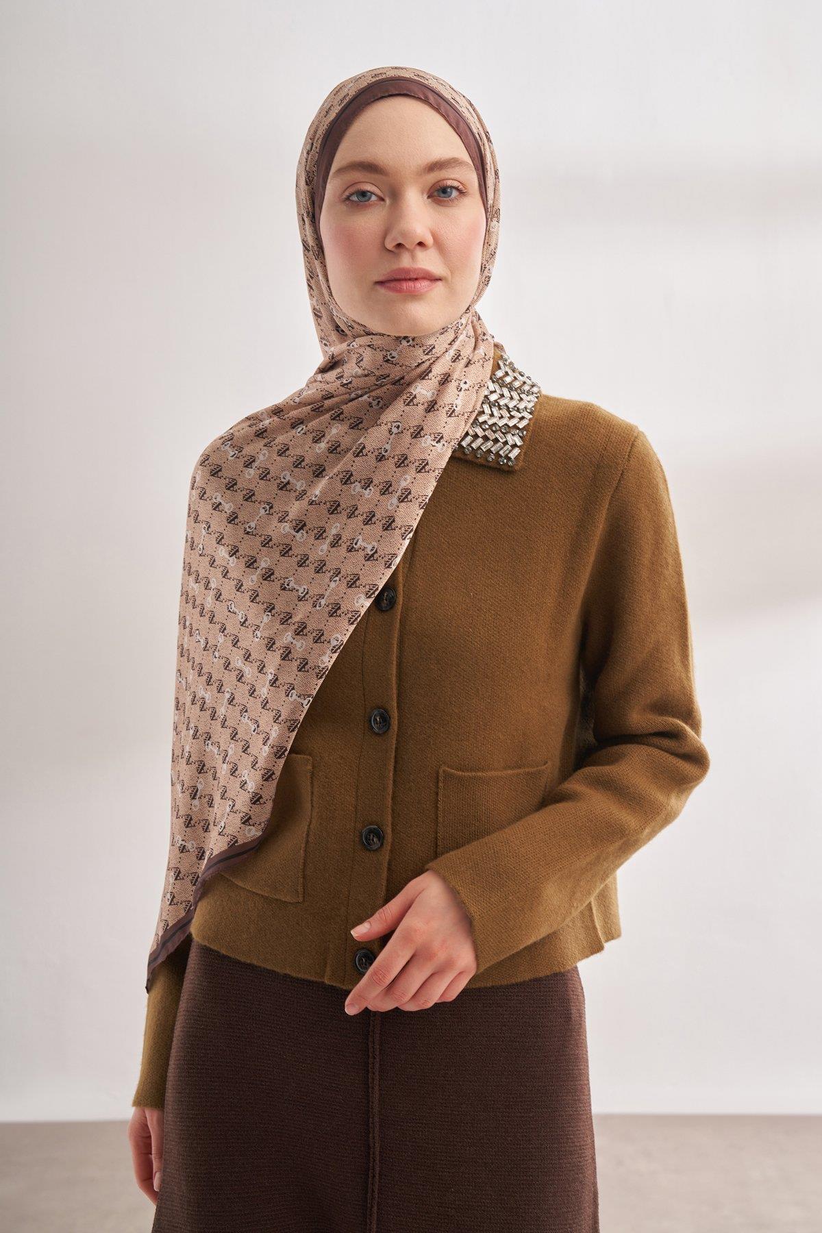 Armanda Vual Monogram Desen Şal 3361-Bej Kahve