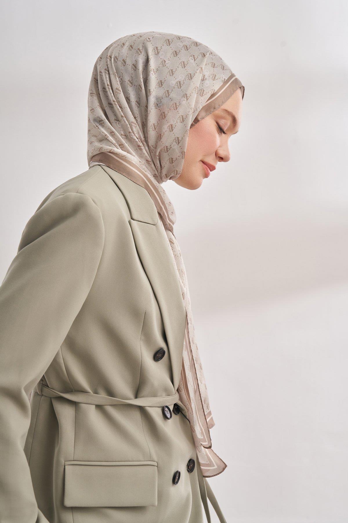 Armanda Vual Monogram Desen Şal 3361-NATUREL