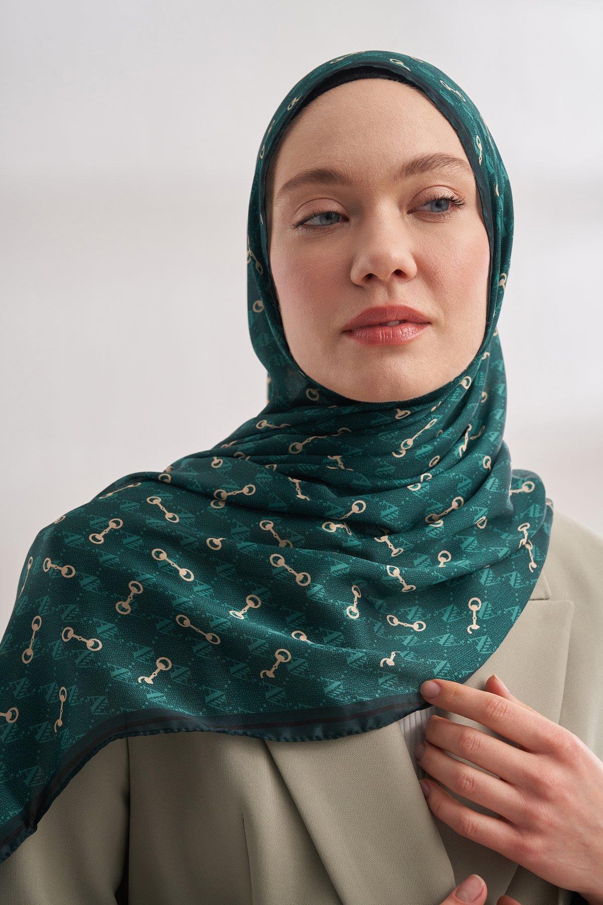 Armanda Vual Monogram Desen Şal 3361-Zümrüt