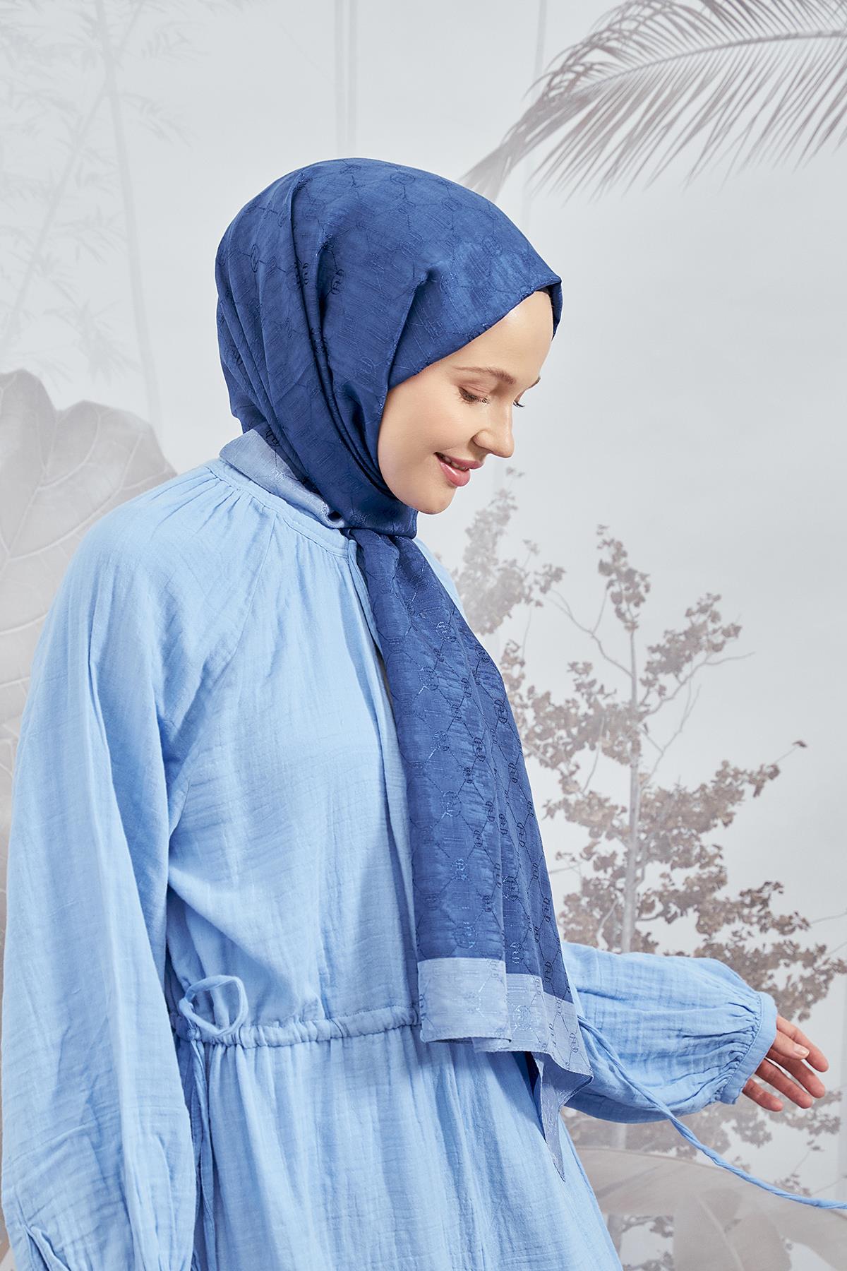 Armanda Zincir Monogram Desenli Şal 3042-İndigo