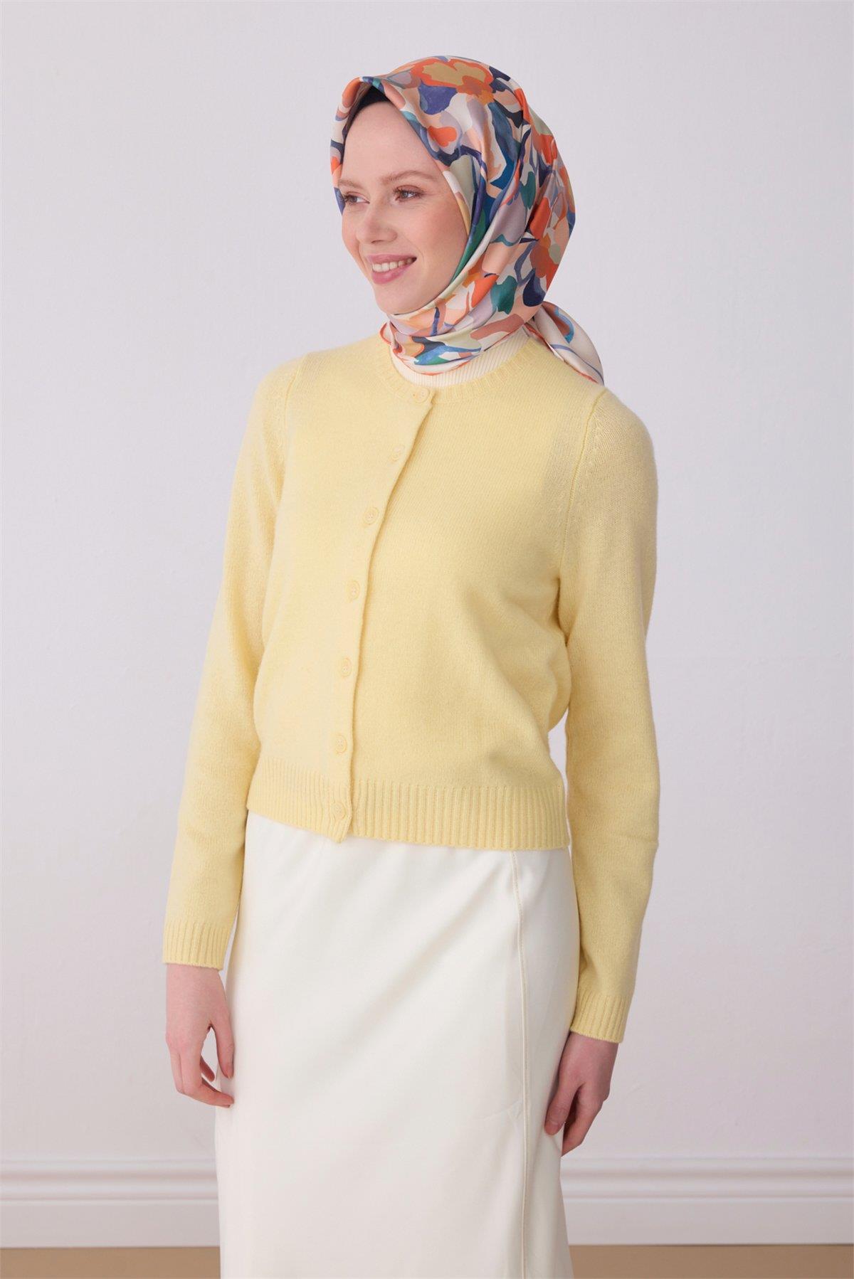 Belli Çiçek Desen Tivil İpek Eşarp 4312D E26YA4312D01-34