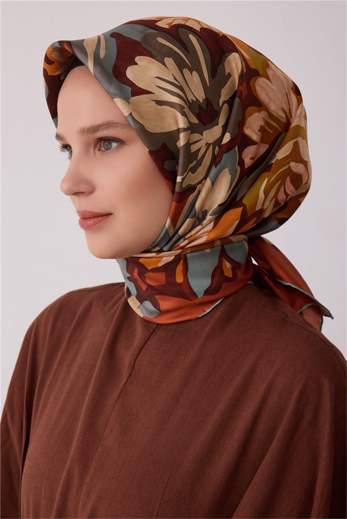 Belli Çiçek Desen Tivil İpek Eşarp E26KA4416D01-36