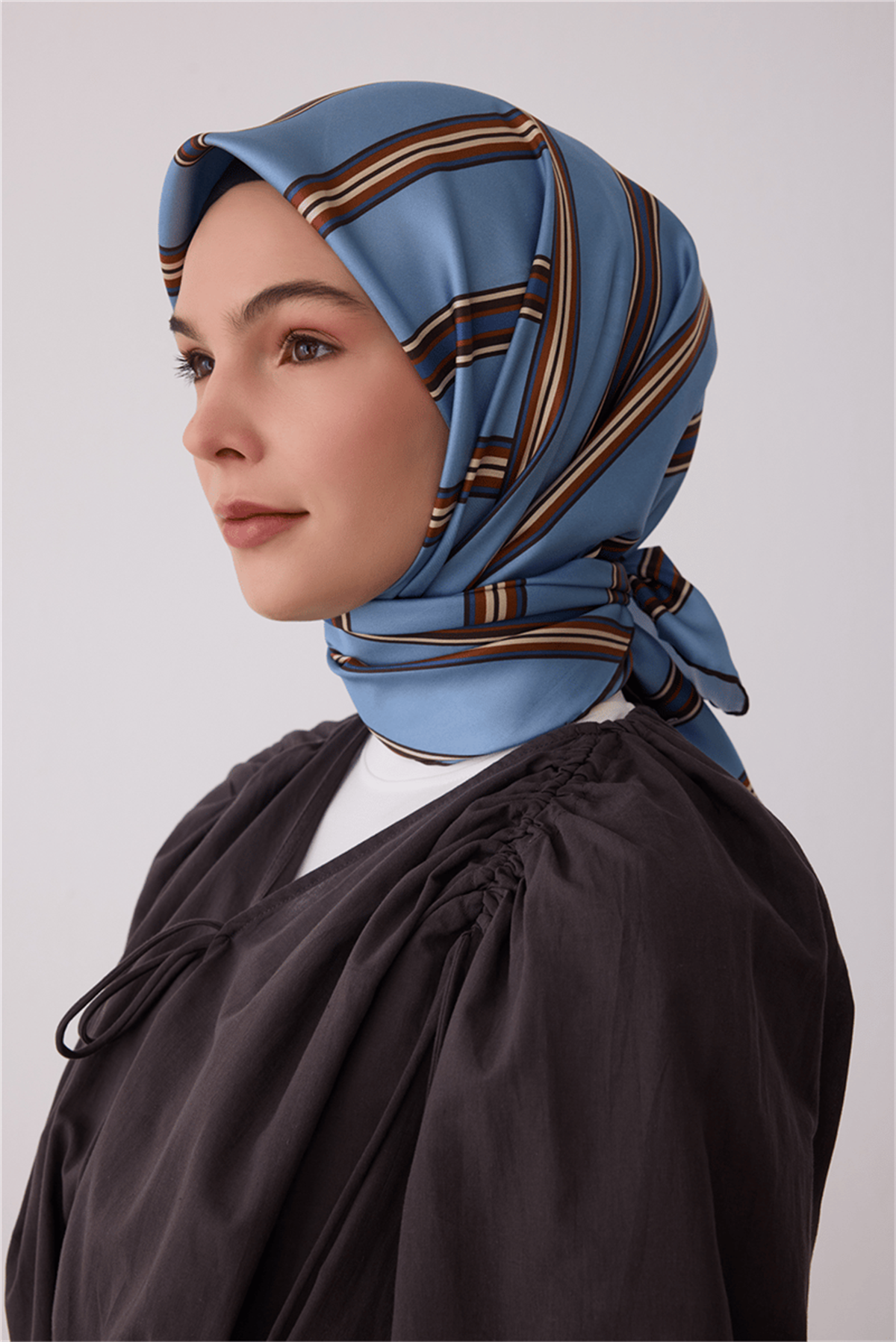 Belli Geometrik Desen Tivil İpek Eşarp E26KA4405D01-82
