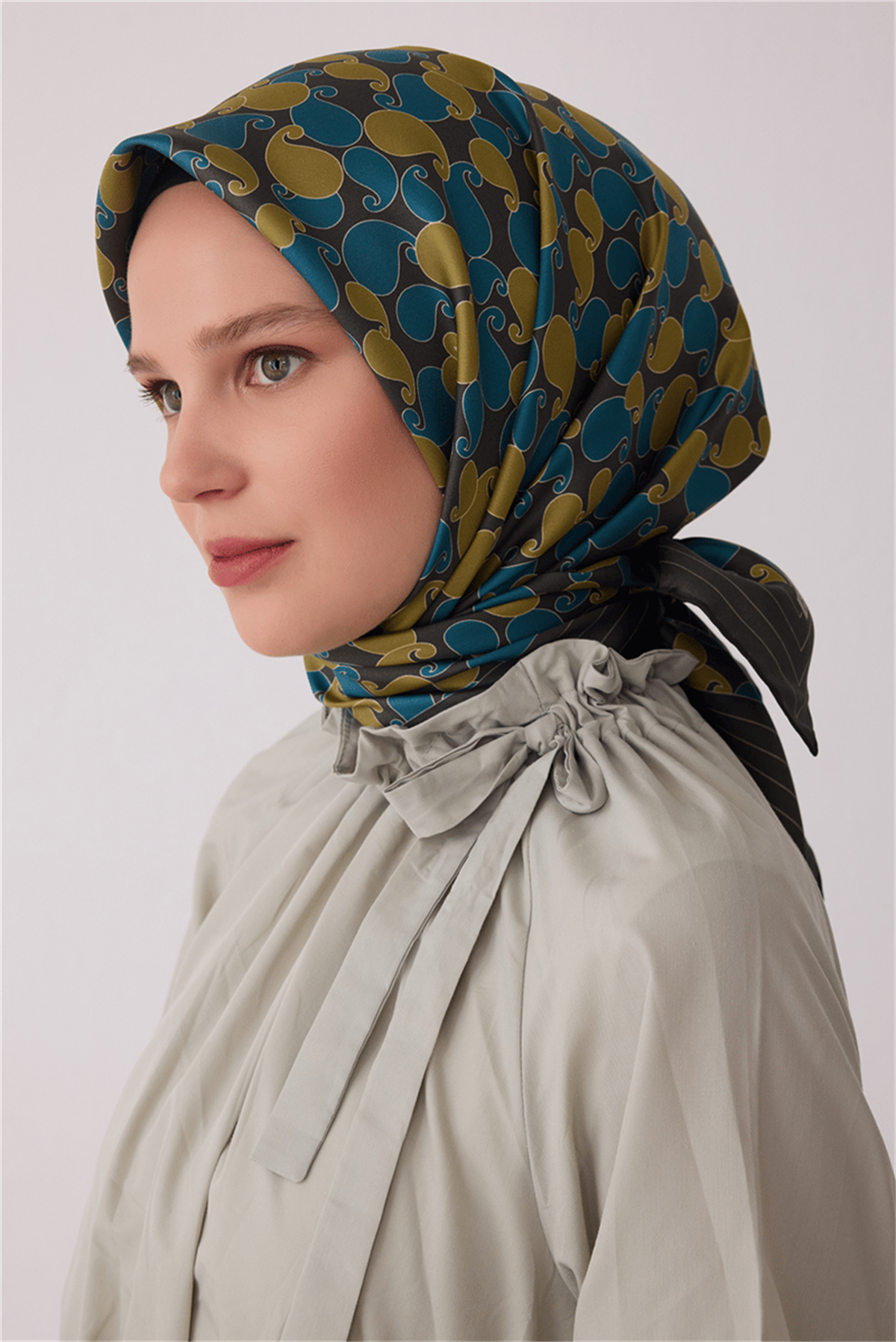 Belli Geometrik Desen Tivil İpek Eşarp E26KA4422D02-32